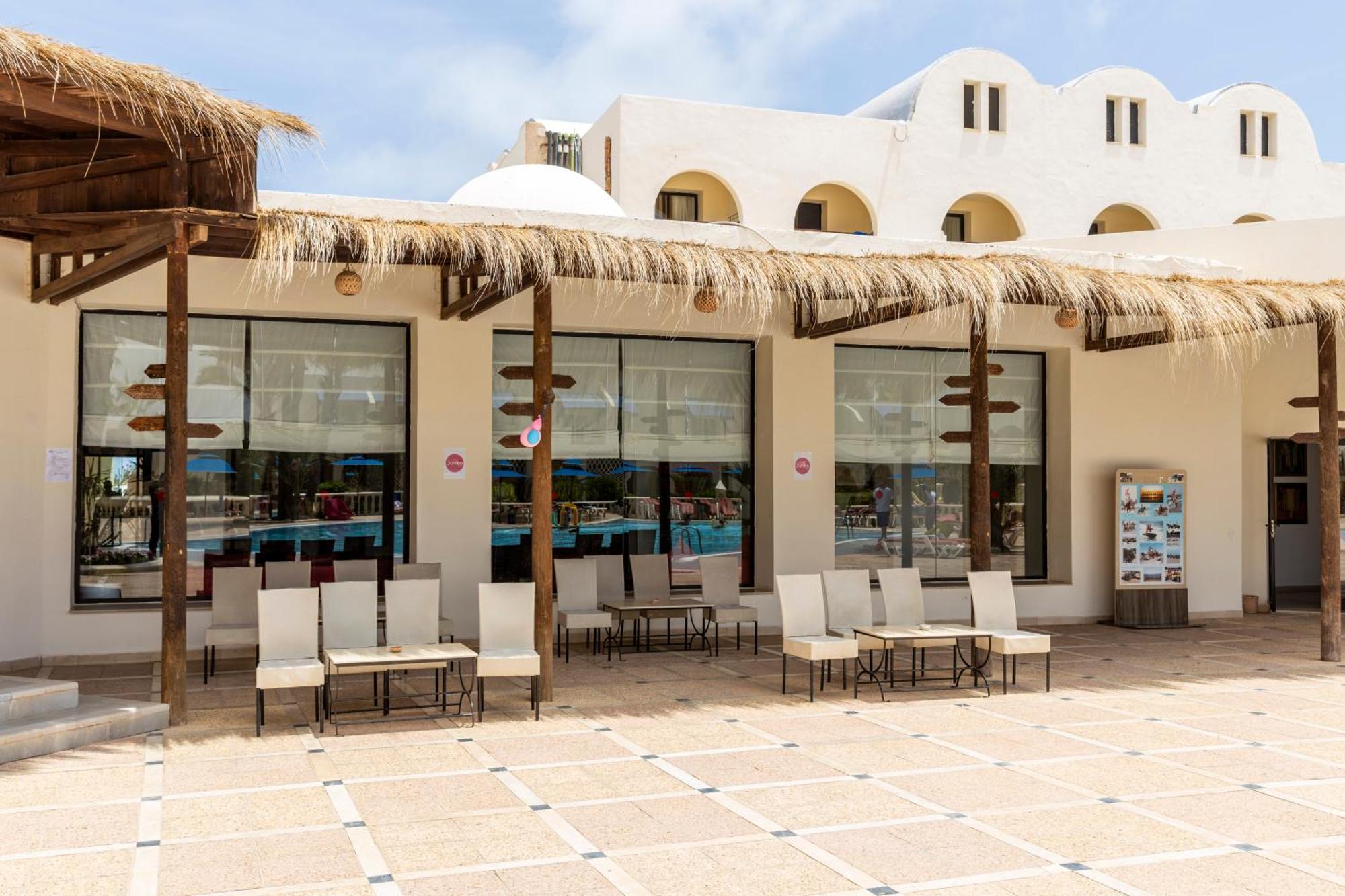 Le Petit Palais Djerba & Spa Хумт-Сук Экстерьер фото
